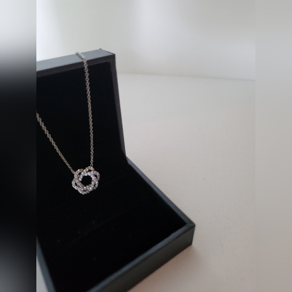 🛍️ | Sparkle & Dainty - Necklace - Knot - Wreath - Rhinestines- Crystal Sparkly - Picture 10 of 10